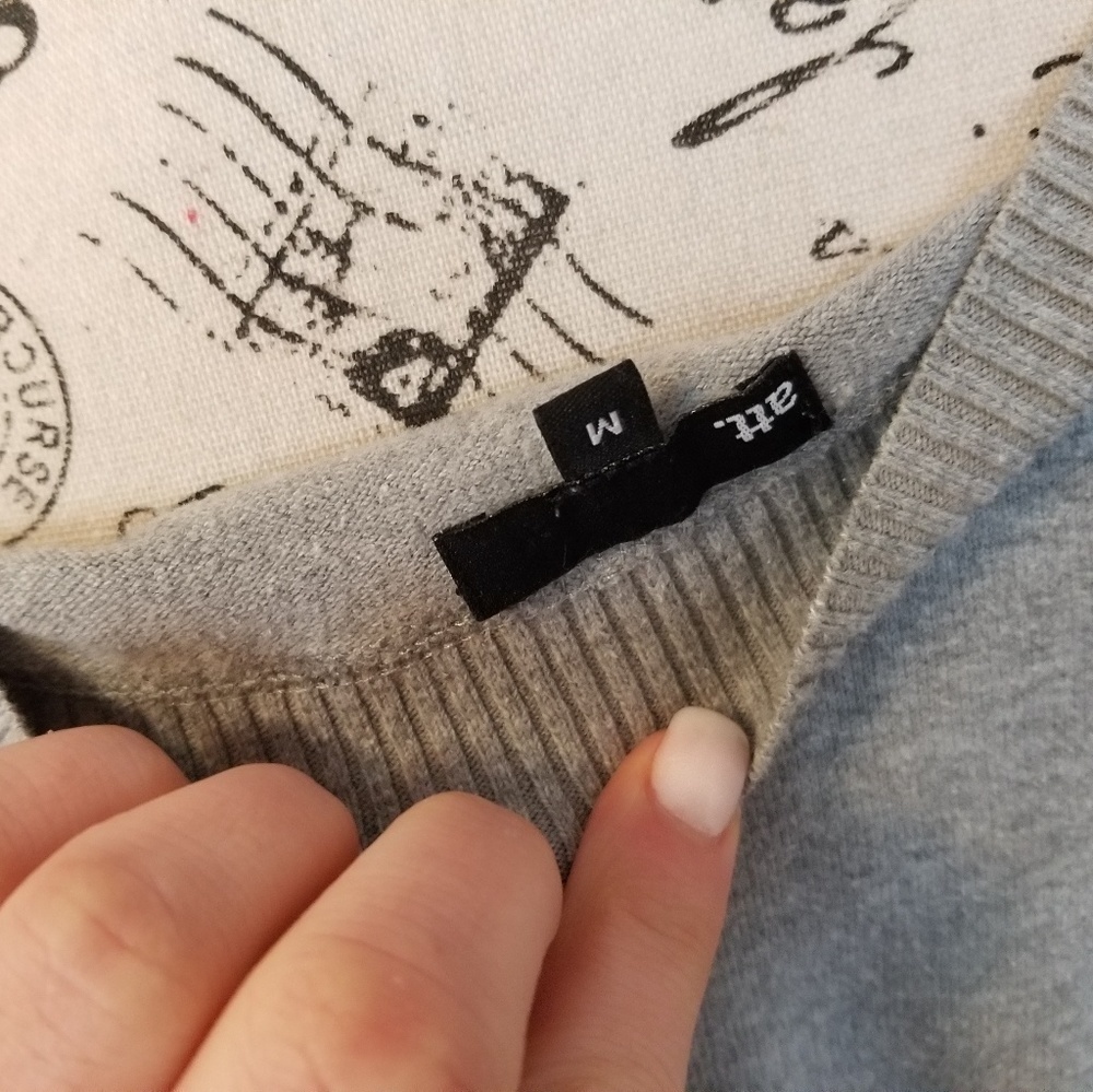Crew neck - Picture 3 of 3